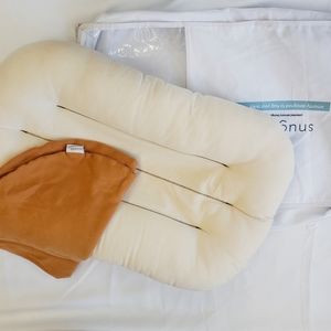 Snuggle me organic baby lounger